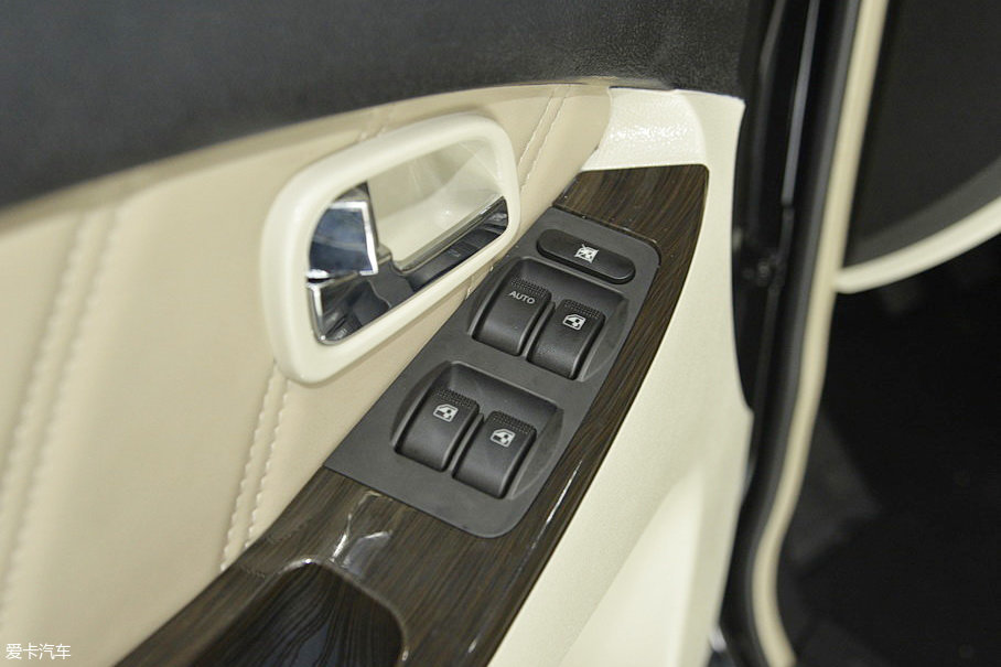 2017成都車展;靜評;實拍;野馬汽車斯派卡