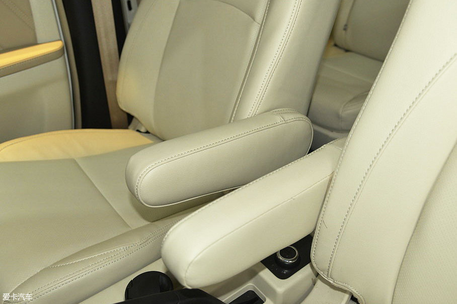 2017成都車展;靜評;實拍;野馬汽車斯派卡