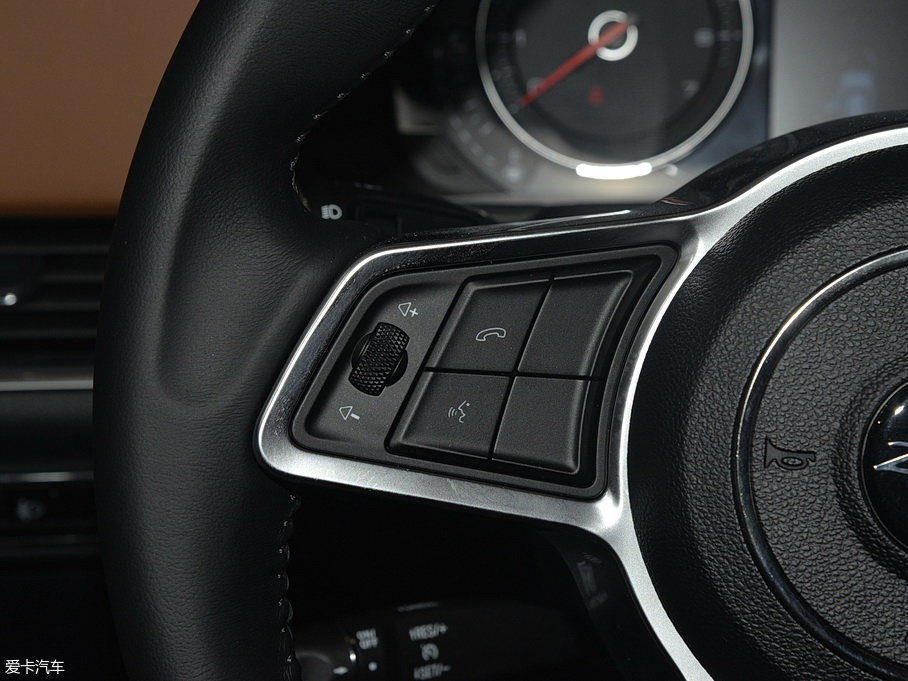 2017�̩T600 Coupe 