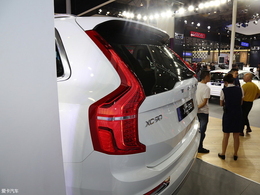 2018֠XC90 