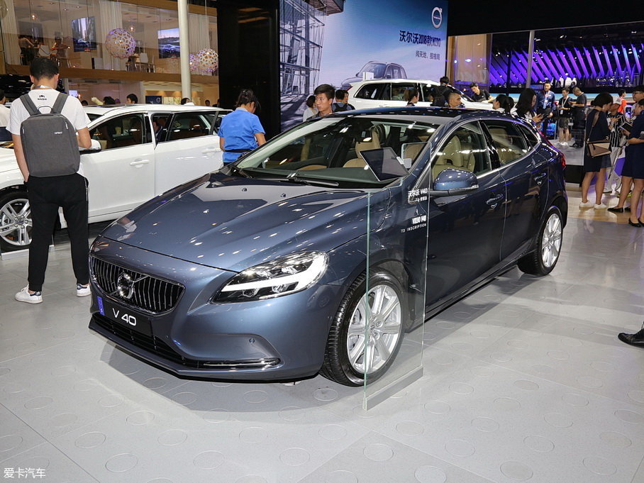 2018֠V40 