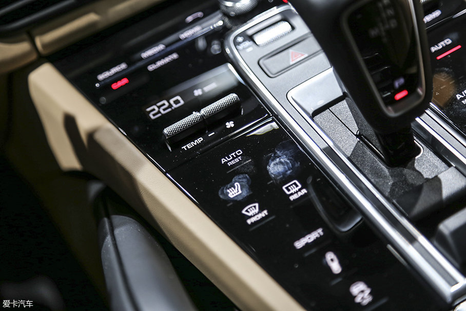 全新保時捷卡宴