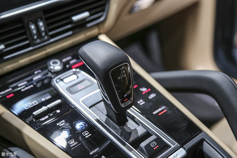 全新保時捷卡宴