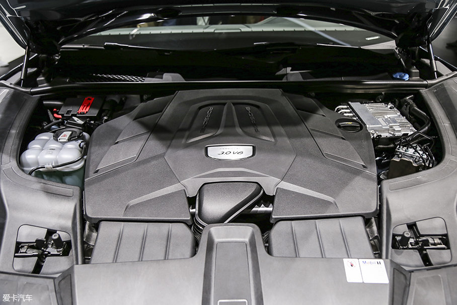 全新保時捷卡宴