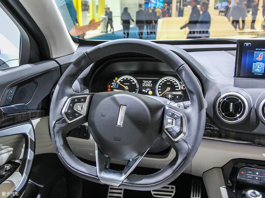 长城WEY P8混动SUV