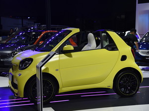 2017 smart fortwo Ϻ܇չ