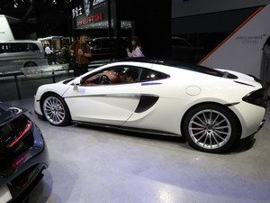 2017���~�P��570GT �Ϻ�܇չ