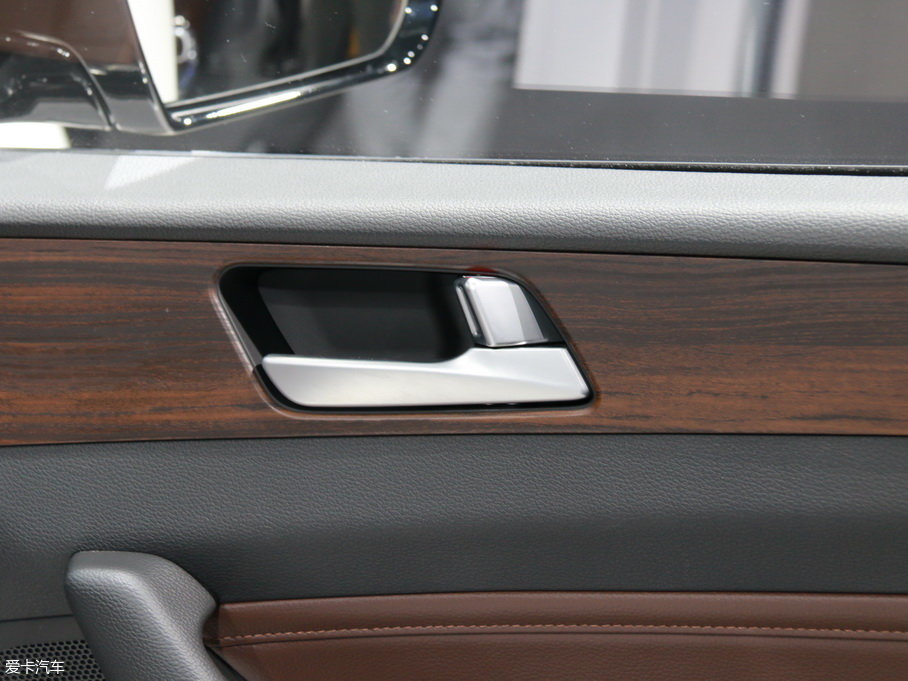 2018�����{����늻��(d��ng) 