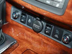 2018��Ӣ�����QX80 �Ϻ�܇չ