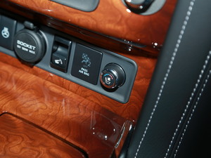 2018��Ӣ�����QX80 �Ϻ�܇չ