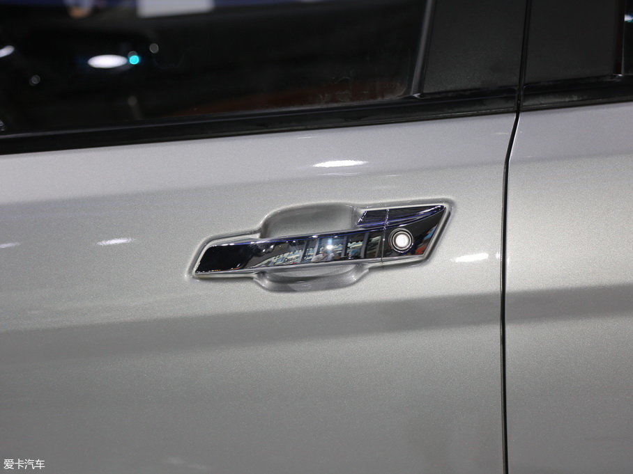 2017���L���W��CX70 