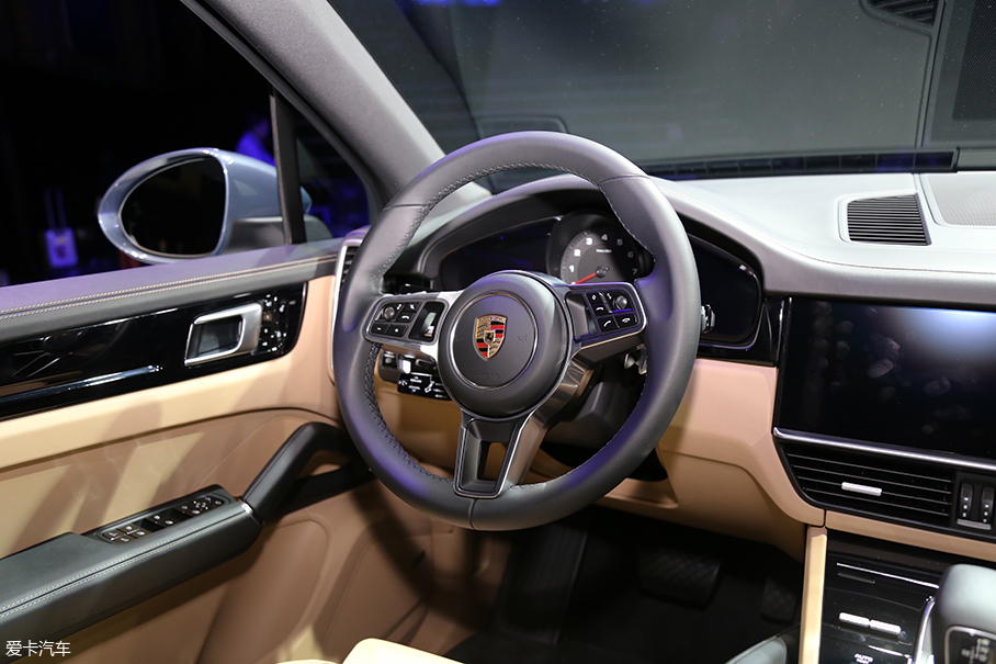 2017廣州車展；靜評(píng)；實(shí)拍；保時(shí)捷卡宴