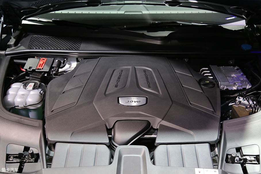 2017廣州車展；靜評；實拍；保時捷卡宴