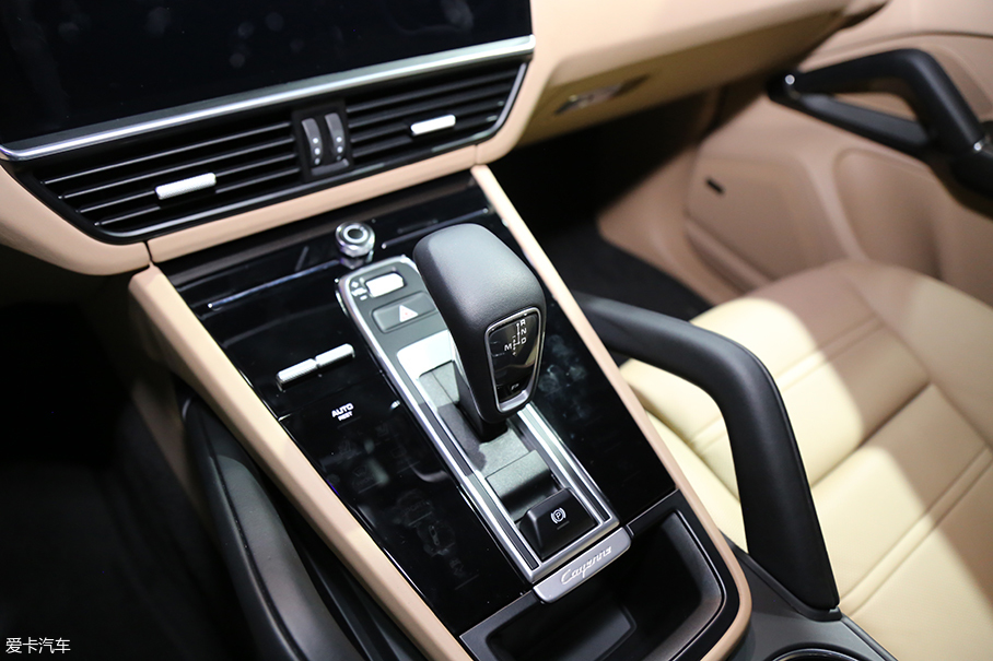 2017廣州車展；靜評；實拍；保時捷卡宴