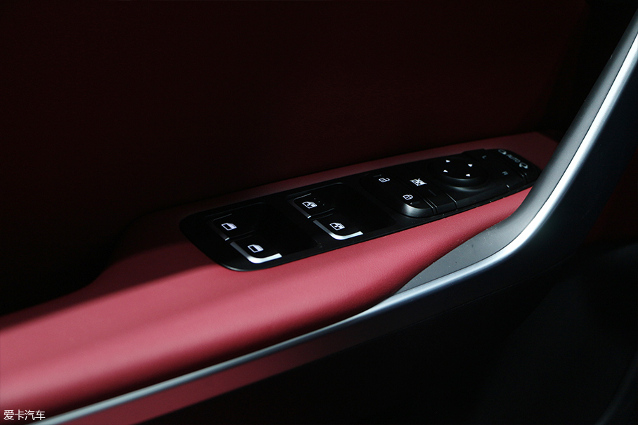 2017廣州車展；靜評；實(shí)拍；起亞；Stinger