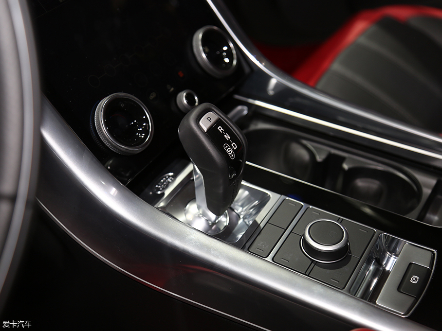 2017廣州車展；靜評；實拍；新款路虎攬勝運動版