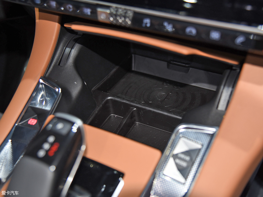 2017廣州車展；靜評；實拍；DS；DS 7