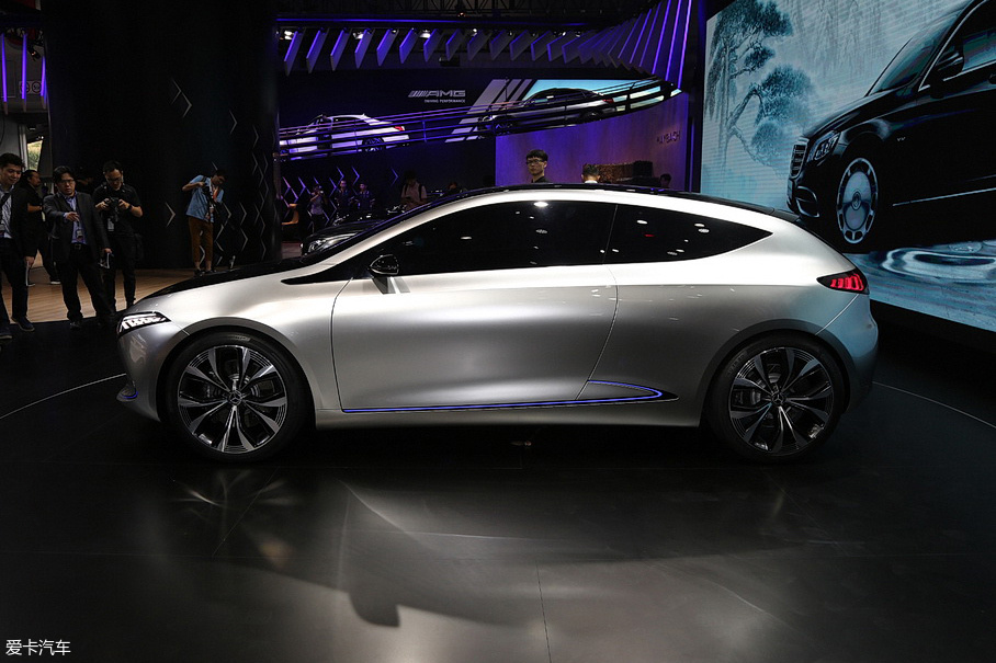 奔馳(進口)2018款奔馳EQ A