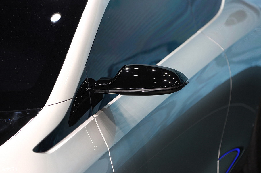 奔馳(進口)2018款奔馳EQ A