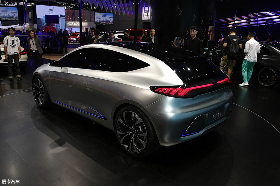 奔馳(進口)2018款奔馳EQ A