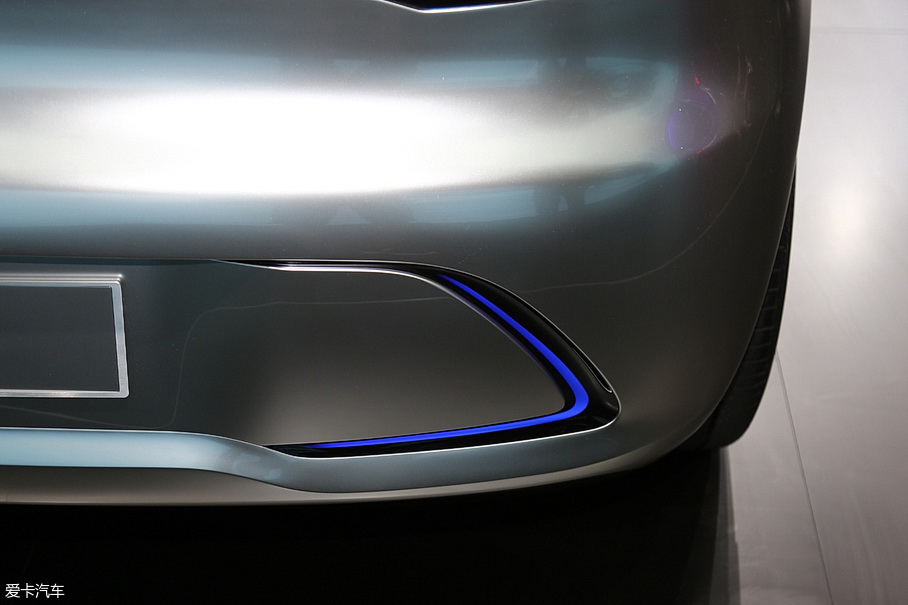 奔馳(進口)2018款奔馳EQ A