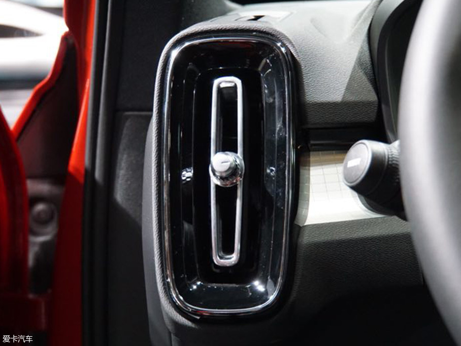 2017洛杉磯車展 沃爾沃XC40靜評(píng)