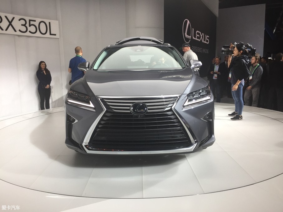2017洛杉磯車展：雷克薩斯RX 7座版靜評