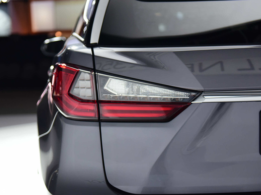 2017洛杉磯車展：雷克薩斯RX 7座版靜評