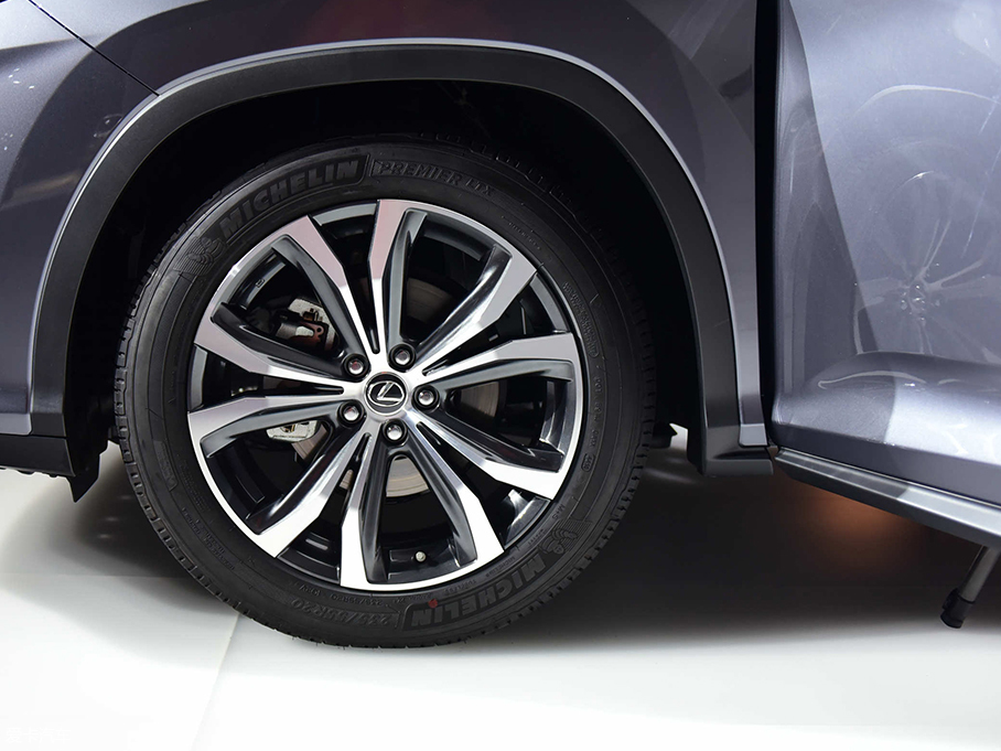 2017洛杉磯車展：雷克薩斯RX 7座版靜評