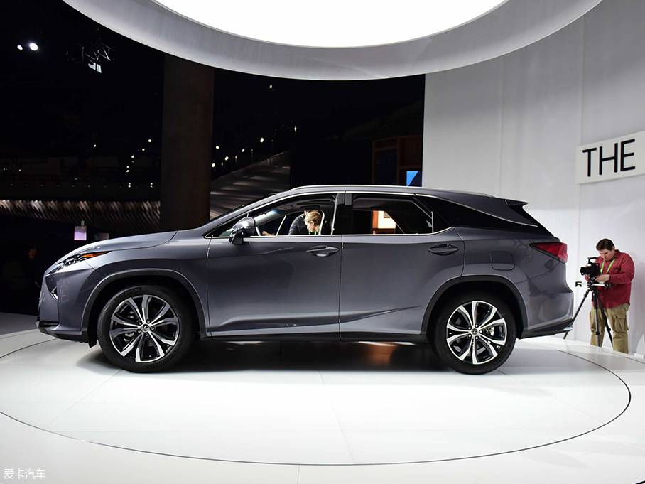 2017洛杉磯車展：雷克薩斯RX 7座版靜評
