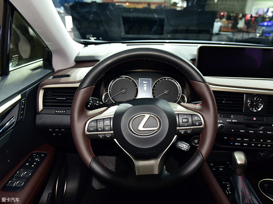 2017洛杉磯車展：雷克薩斯RX 7座版靜評
