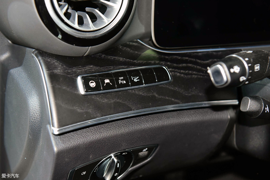 2017洛杉磯車展；實拍；靜評；奔馳；全新奔馳CLS Coup