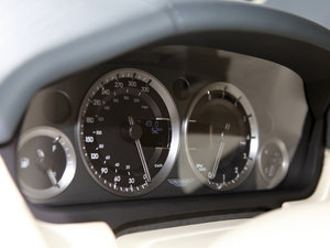 2009款V12 Vantage 中控区