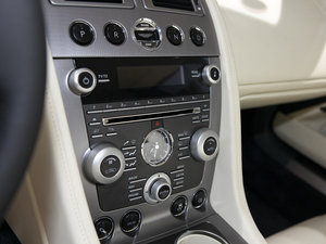 2009款V12 Vantage 中控台