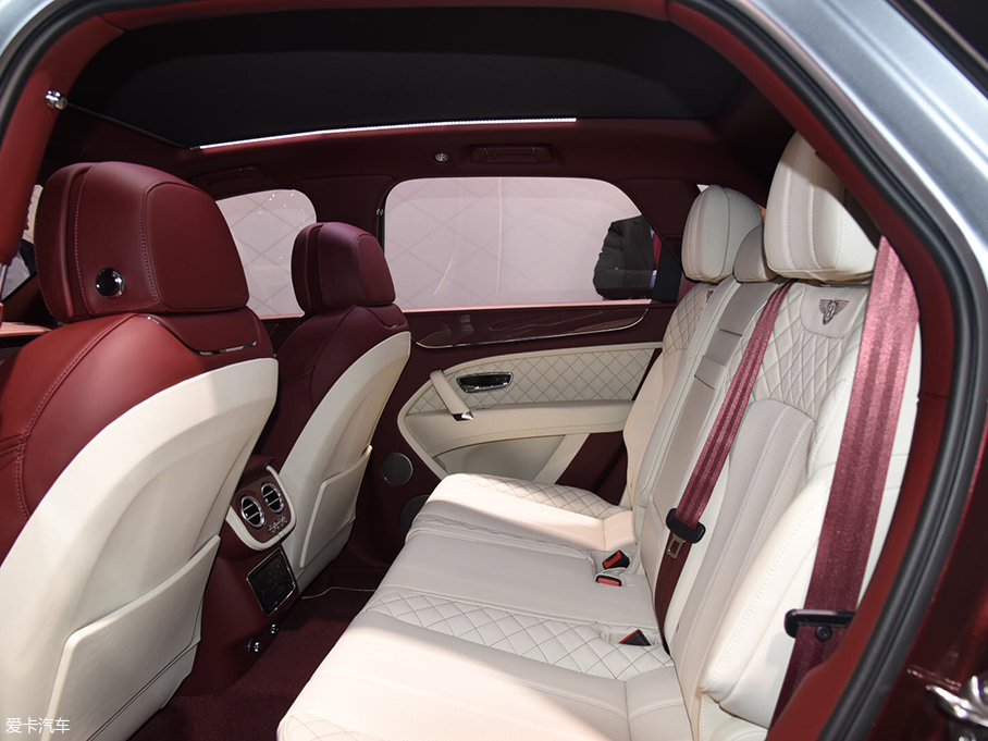 2018日內瓦車展；靜評；靜態評測；實拍；添越；添越PH