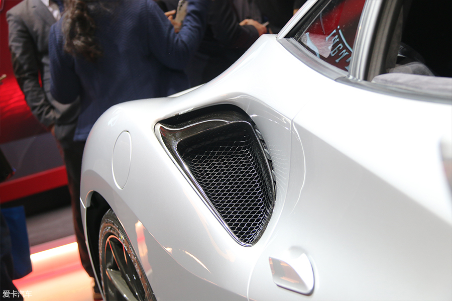 法拉利488 Pista;2018日内瓦车展