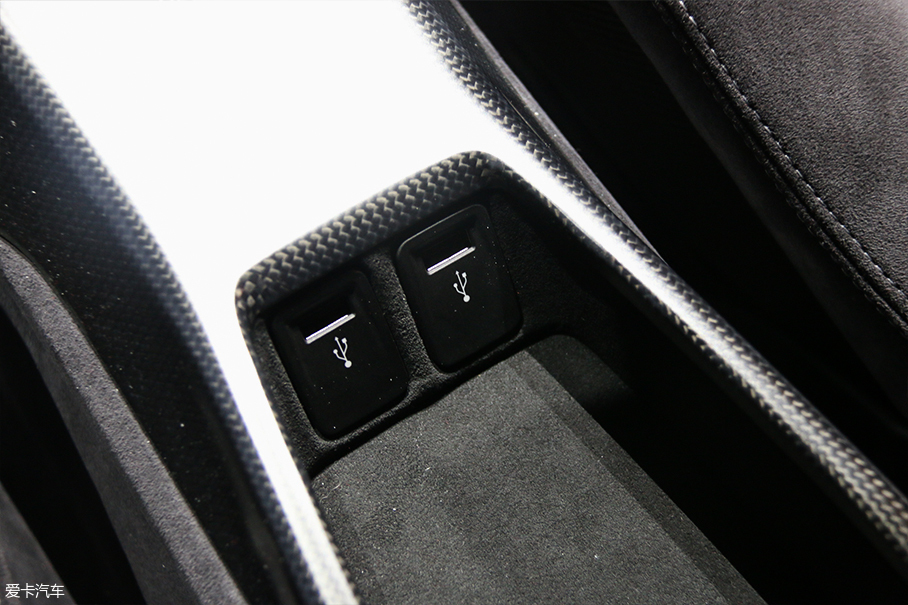 法拉利488 Pista;2018日內瓦車展