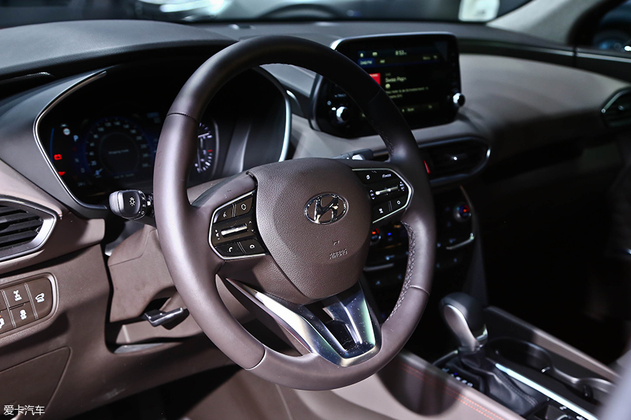 2018日內(nèi)瓦車展；2018日內(nèi)瓦車展靜評(píng)；現(xiàn)代Santa Fe