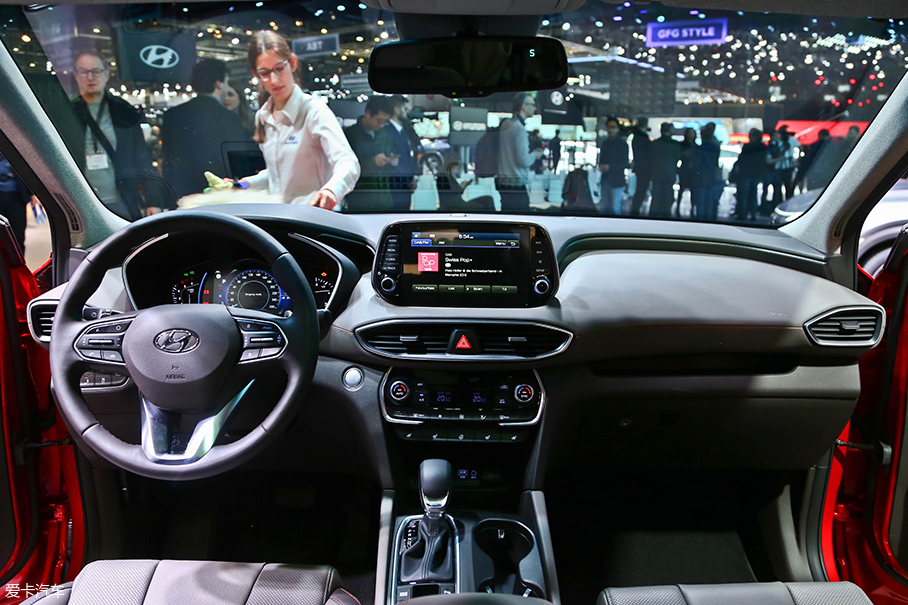 2018日內(nèi)瓦車展；2018日內(nèi)瓦車展靜評(píng)；現(xiàn)代Santa Fe
