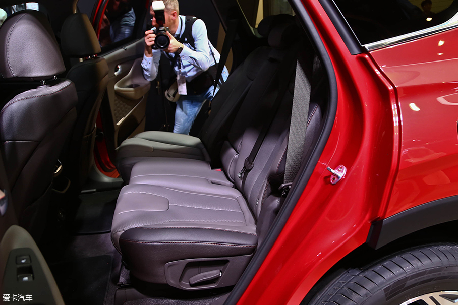 2018日內瓦車展；2018日內瓦車展靜評；現代Santa Fe