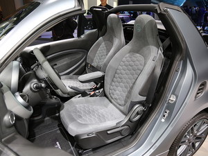 2018 smart fortwo Ϻ܇չ