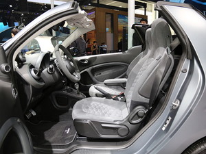 2018 smart fortwo Ϻ܇չ