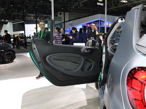 2018 smart fortwo Ϻ܇չ