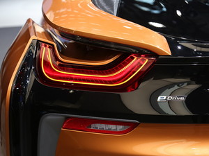 i8