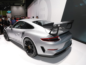911