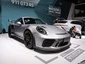911
