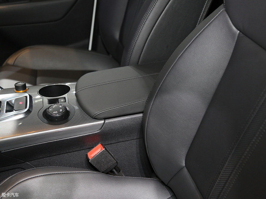 2018�����3008 