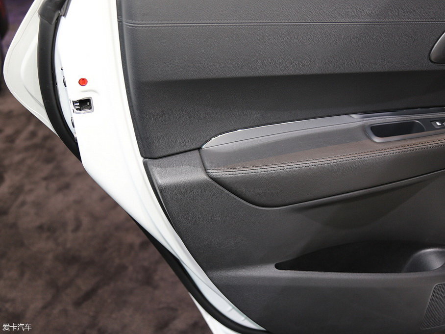 2018�����3008 