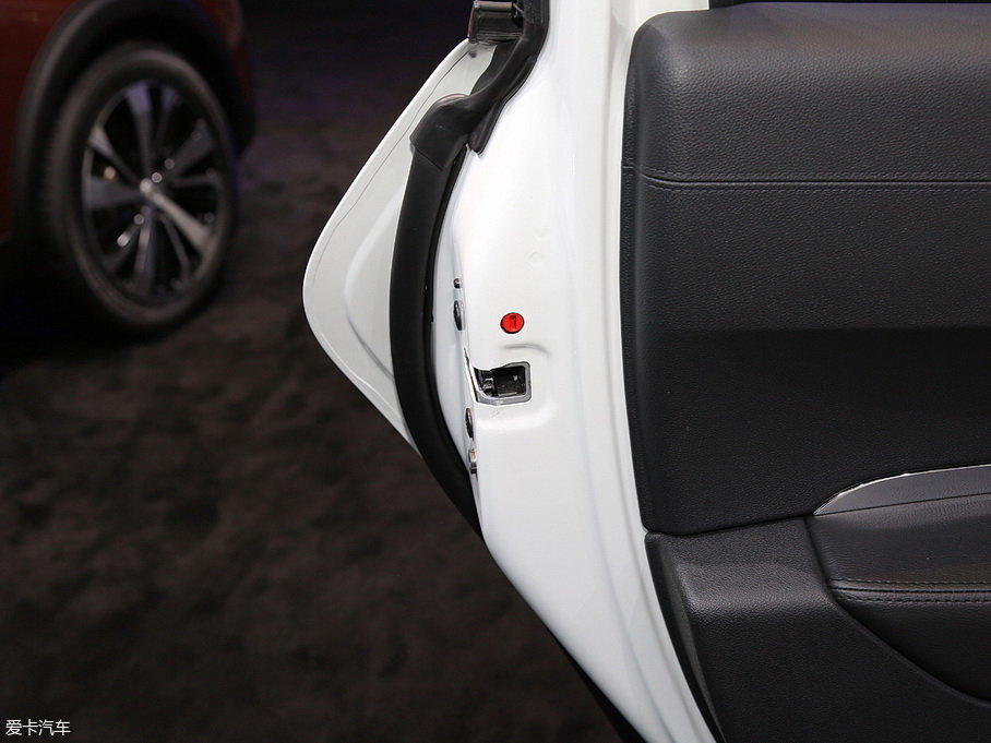 2018�����3008 