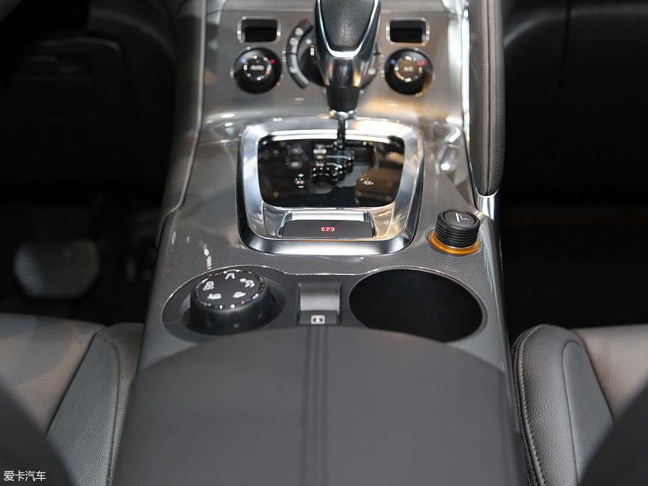 2018�����3008 